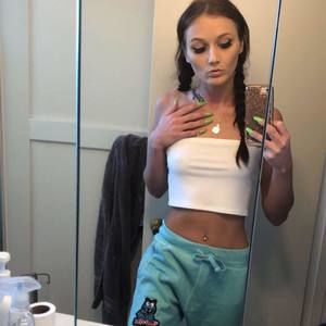 Meet your Posher, Carly